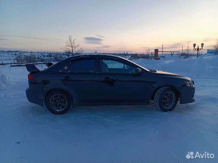 Mitsubishi Lancer 1.8 МТ, 2008, 300 000 км
