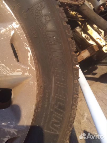 Колесо с диском форд и колпаки оригинал