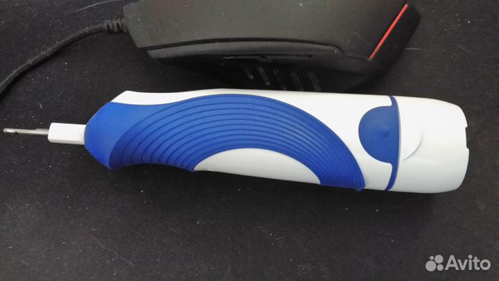 Зубная щетка Braun Oral-BAdvance Power без насадок