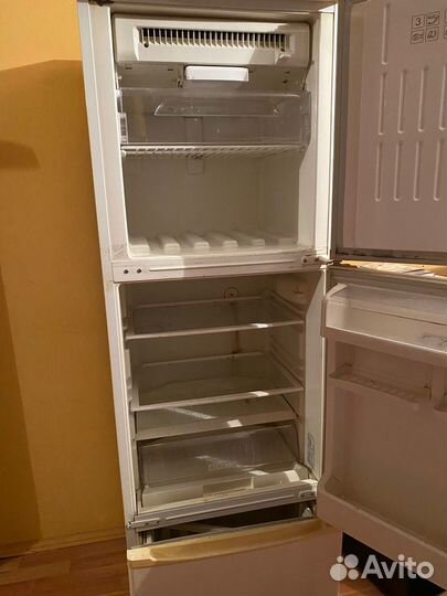 Холодильник stinol сломан