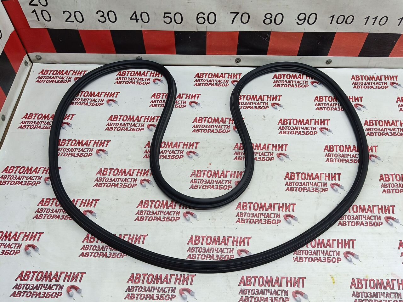 Уплотнитель крышки багажника Haval Jolion