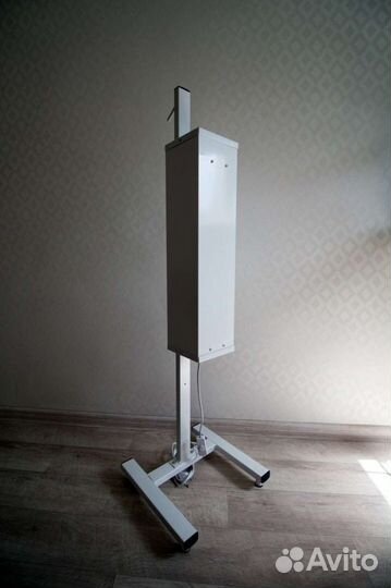 Стойка напольная на колёсах