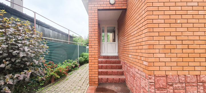 Дом 237 м² на участке 10 сот.