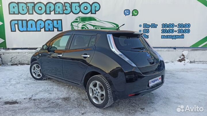 Ручка двери внутренняя левая Nissan Leaf 806713NA0