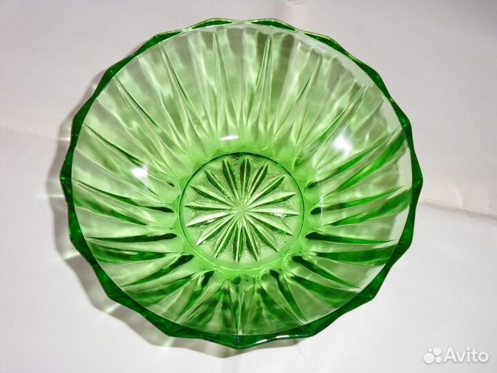 Салатница фруктовница Изумрудное стекло СССР