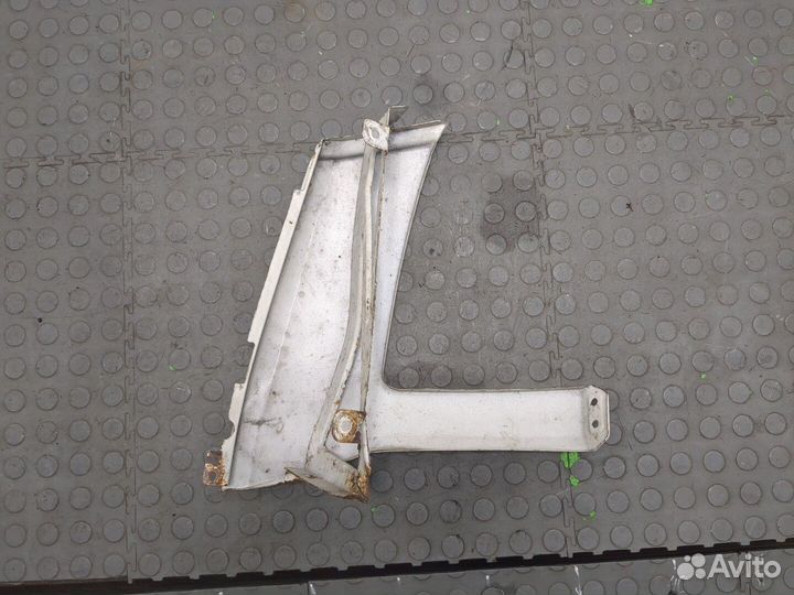 Ресничка под фару правая передняя Volkswagen Crafter