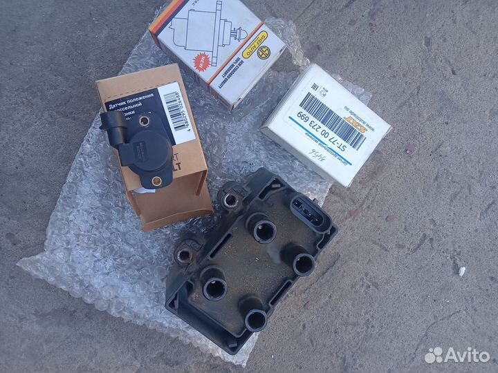 На Рено Логан катушка,и датчик дроселя