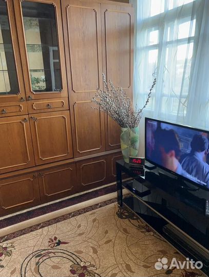 Продаю мебельную стенку 4 м натуральный шпон