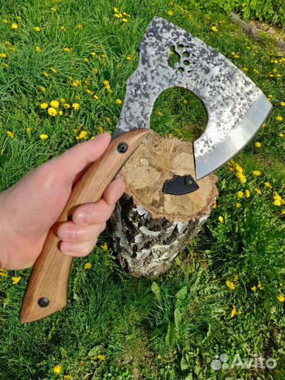 Крутой цельнометаллический топор Скиф, кованый