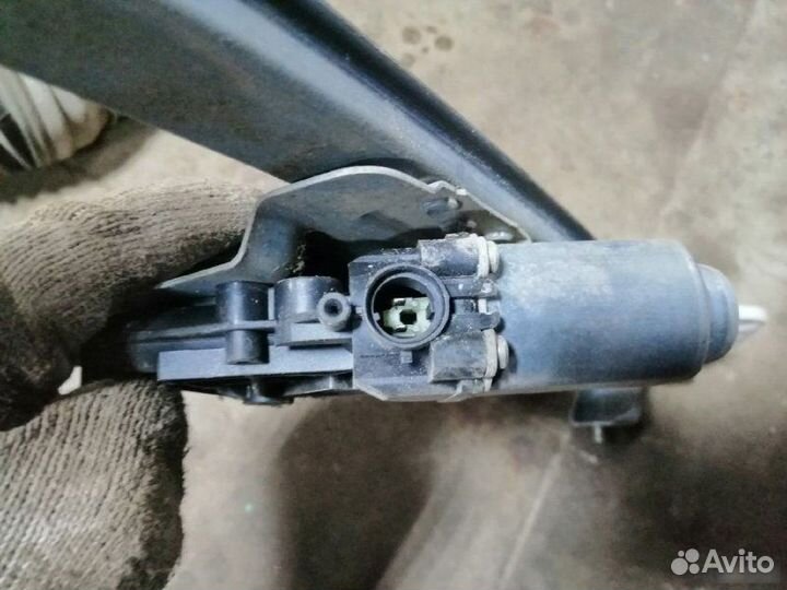 Стеклоподъемник передний левый Renault Logan