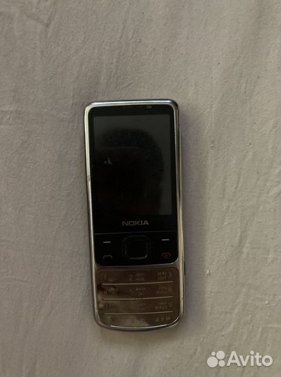 Телефон Nokia 6700