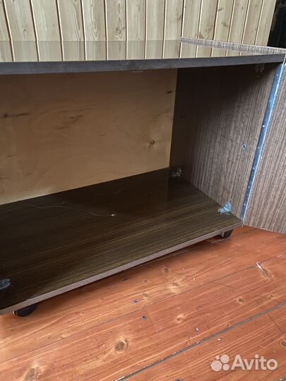 Тумба на колесиках