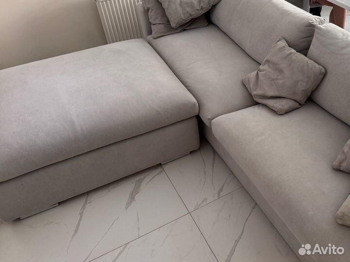 Диван с пуфом