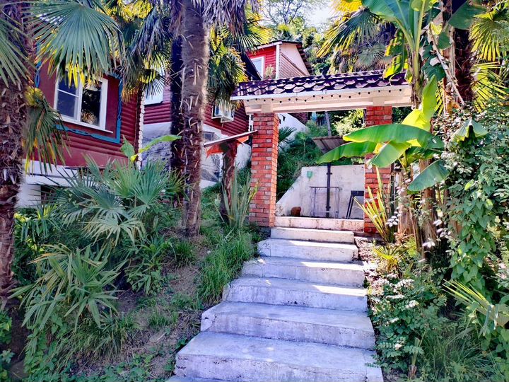 Дом 18 м² на участке 1 сот.