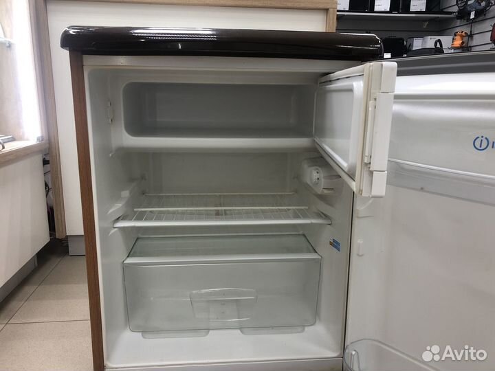 Холодильник indesit MT08T