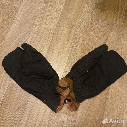 Рукавицы меховые трехпалые новые