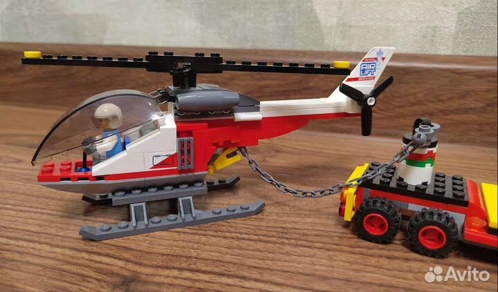 Lego city 60183 Перевозчик вертолета