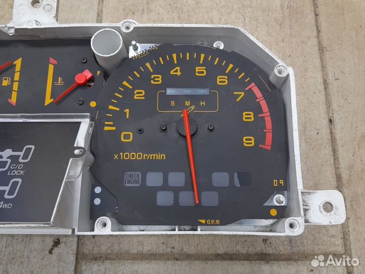 Щиток приборов бензин паджеро 2 94-99