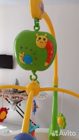 Музыкальный мобиль на кроватку