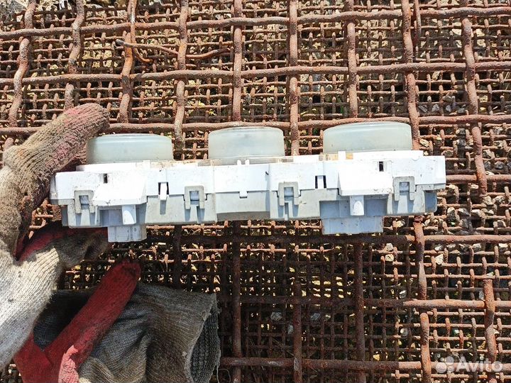 Блок управления климат-контролем Mazda 6