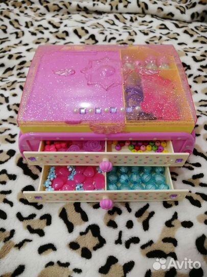 Набор бусин в шкатулке