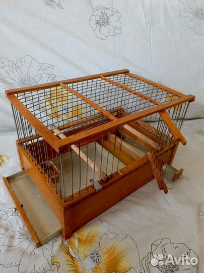 Клетка для птиц из дерева