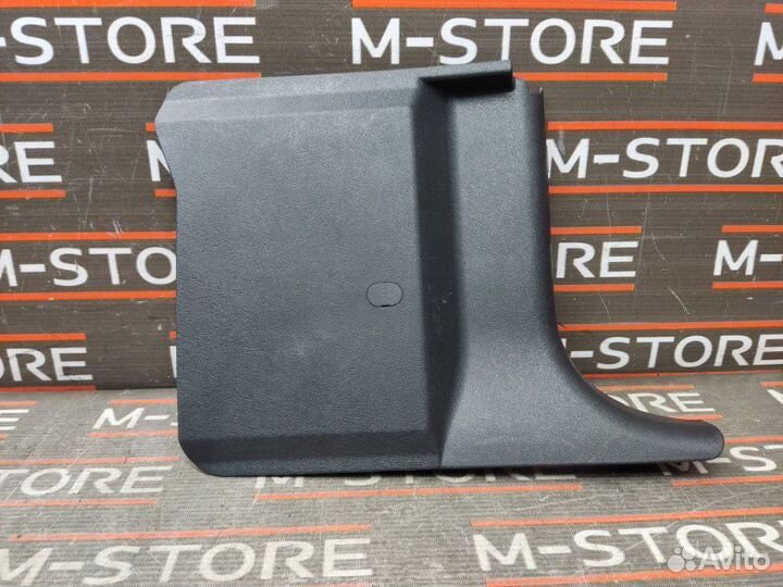 Обшивка салона передняя правая Mercedes-Benz