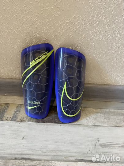 Щитки футбольные nike