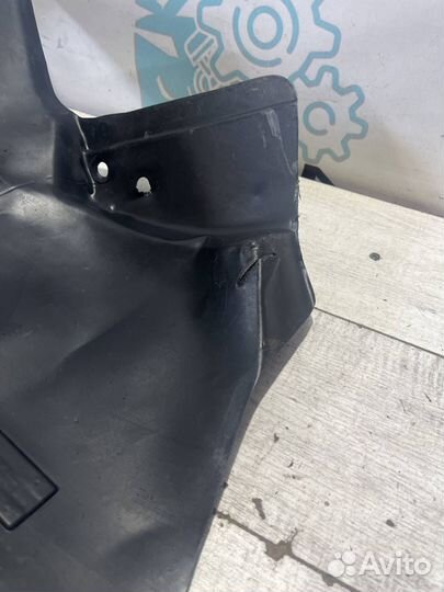 Подкрылок передний правый Renault Kaptur