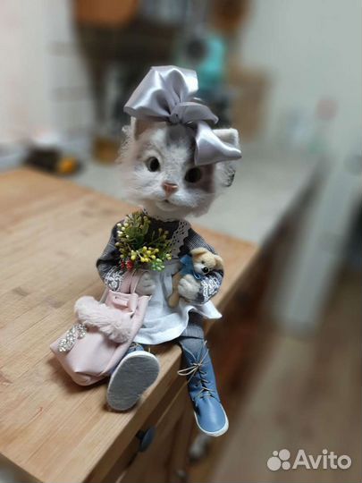 Школьница.Авторская игрушка. Валяная