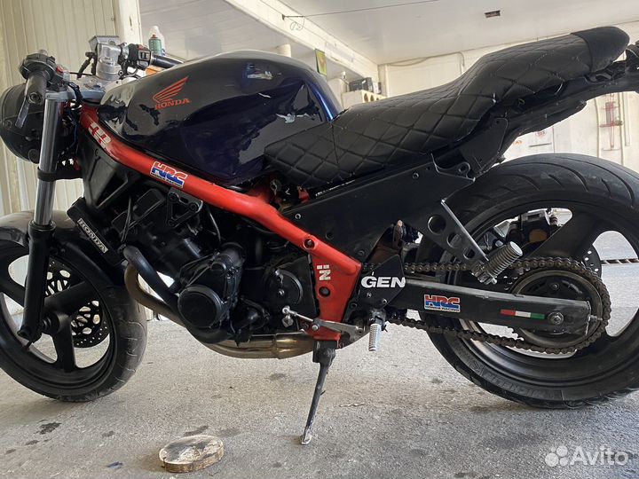 Honda CB 1 400