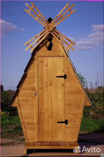 Дачный туалет деревянный