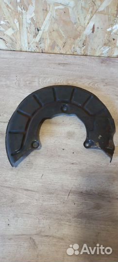 Пыльник тормозного диска Octavia A5 BSE 1.6