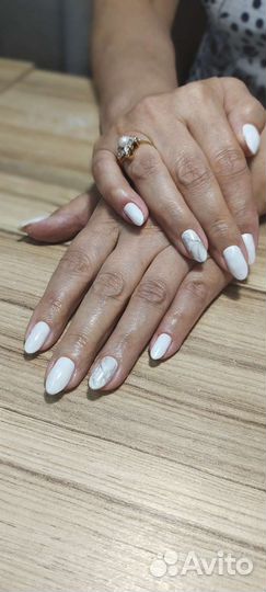 Маникюр, коррекция и окрашивание бровей и ресниц