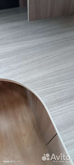 Угловой письменный стол