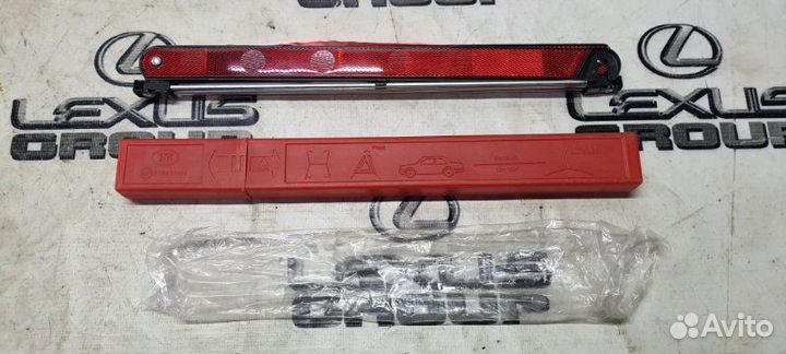 Знак аварийной остановки Toyota RAV4