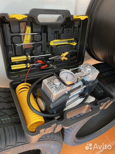 Компрессор для подкачки шин