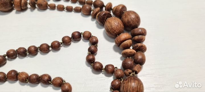 Подвеска из дерева Бусы