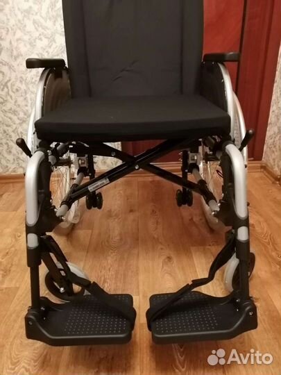 Кресло коляска для инвалидов