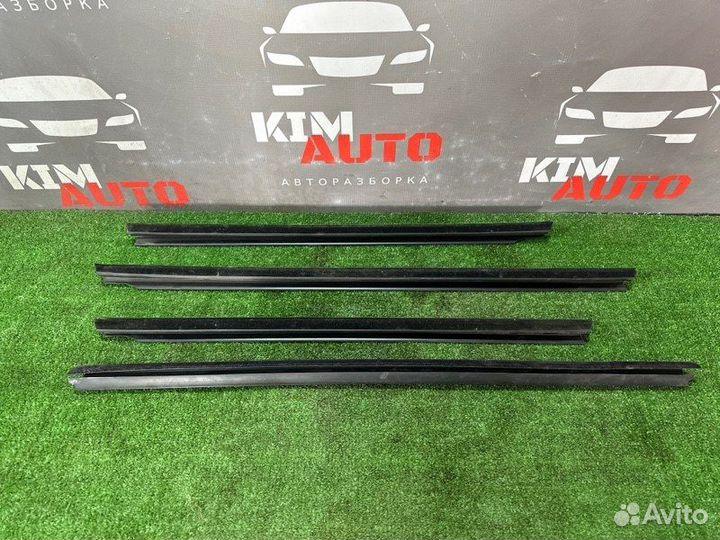 Уплотнитель стекла(бархотка) внутренний LADA X-Ray