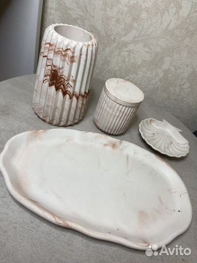 Набор ваза и поднос из гипса