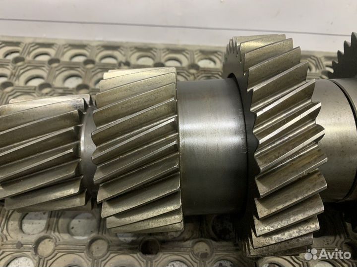 Вал кпп промежуточный ZF