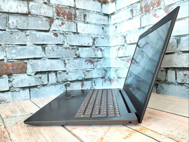 Свежий Lenovo 4 ядра/ две видеокарты/ SSD 240