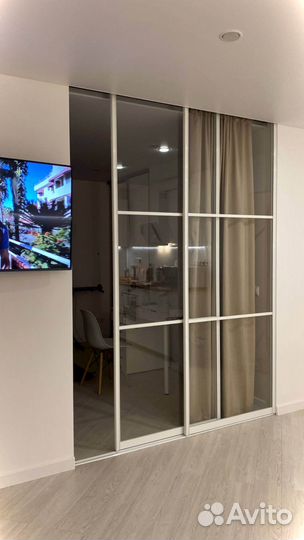 Стеклянная перегородка