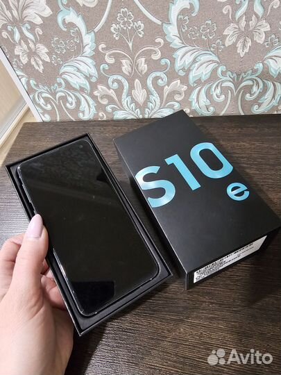 Samsung Galaxy S10e, 8/128 ГБ