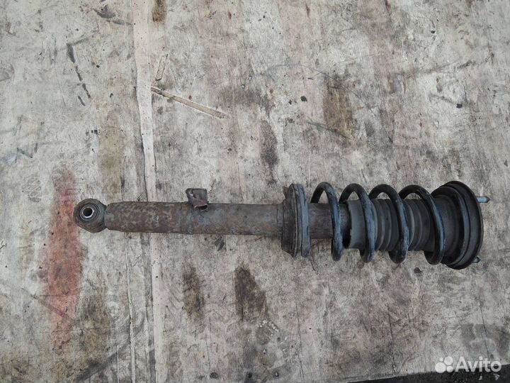 Амортизатор передний левый Lexus IS 250/350 05-13