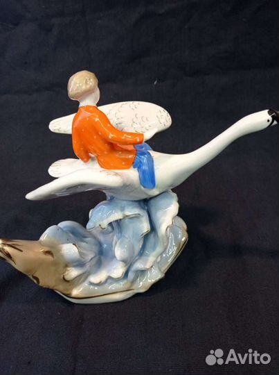 Статуэтка фарфоровая дулево 1968 год