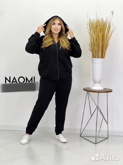 Спортивный костюм женский