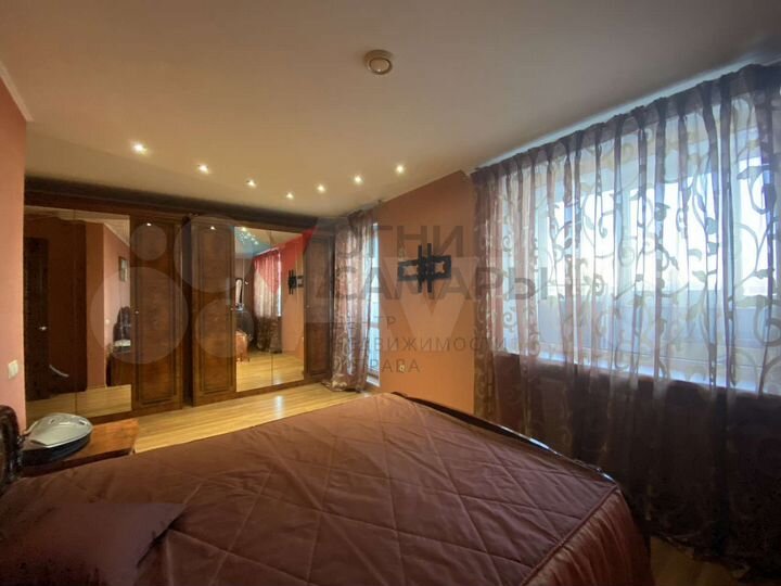 4-к. квартира, 115 м², 9/9 эт.