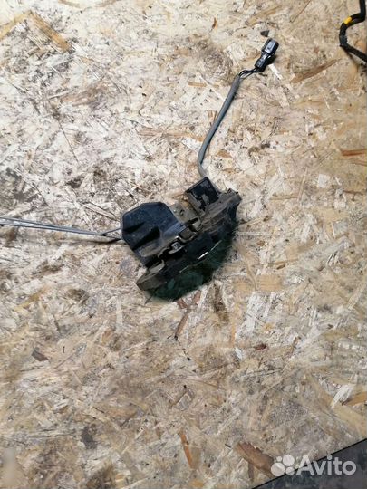 Замок двери задней Киа Спектра